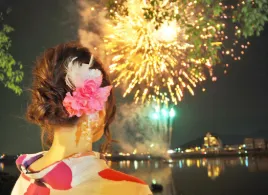 租借浴衣去看烟花大会很方便!解释流程以及如何选择服务